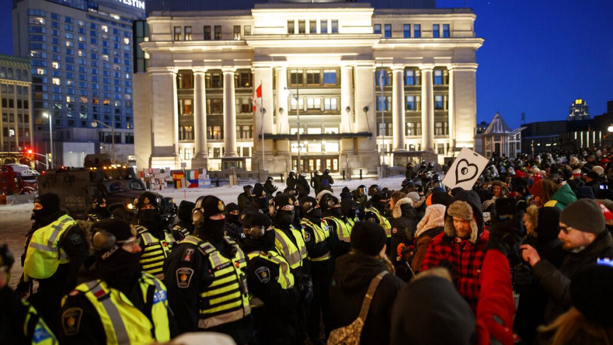 Több mint száz tüntetőt vettek őrizetbe Kanadában