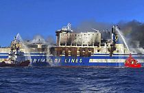 Επιχείρηση κατάσβεσης στο πλοίο Euroferry Olympia, ανοιχτά της Κέρκυρας