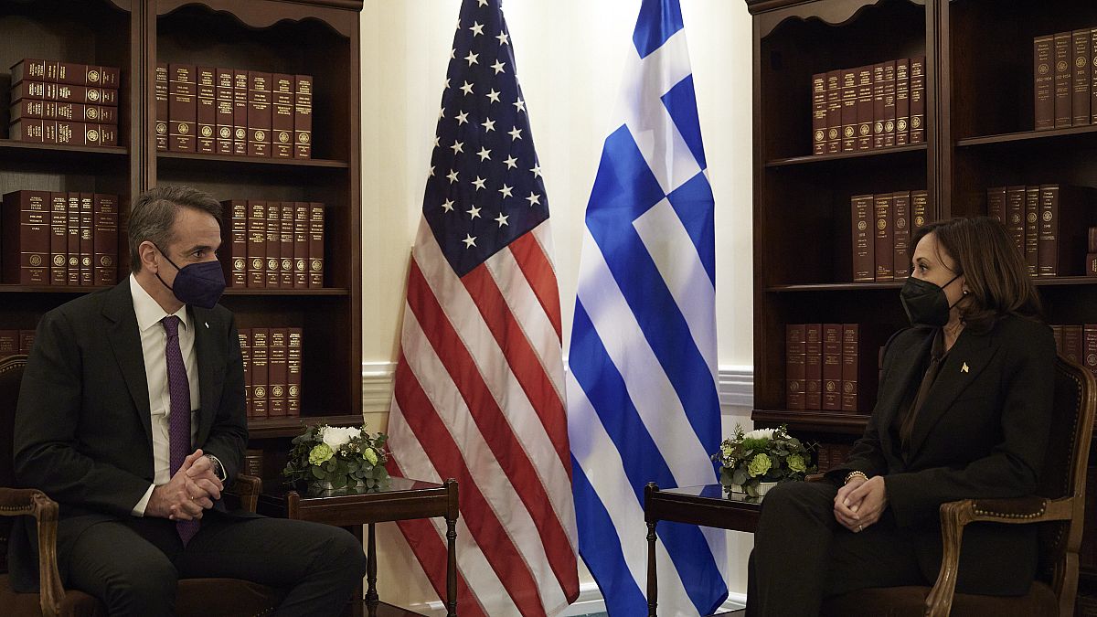 Ο Έλληνας πρωθυπουργός Κυριάκος Μητσοτάκης και η αντιπρόεδρος των ΗΠΑ Κάμαλα Χάρις
