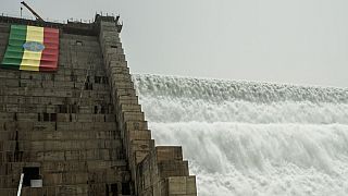 Le barrage est situé sur le Nil Bleu, à quelques kilomètres de la frontière soudanaise