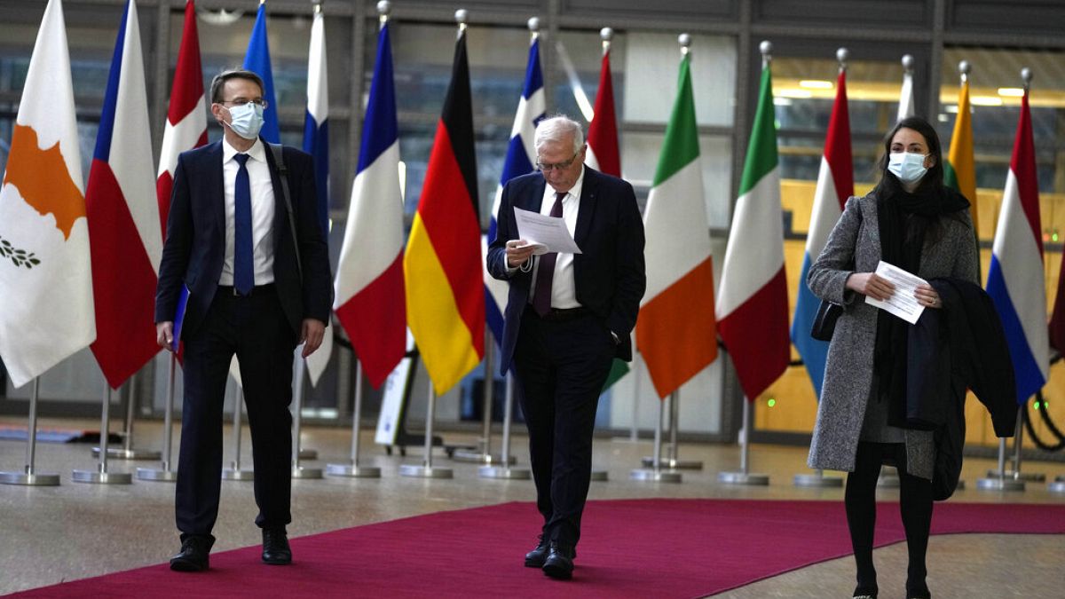 Bevetik a diplomáciai eszközöket a háború elkerüléséért az uniós külügyminiszterek 