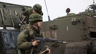 Rostov bölgesindeki tatbikatta görev alan bir Rus askeri