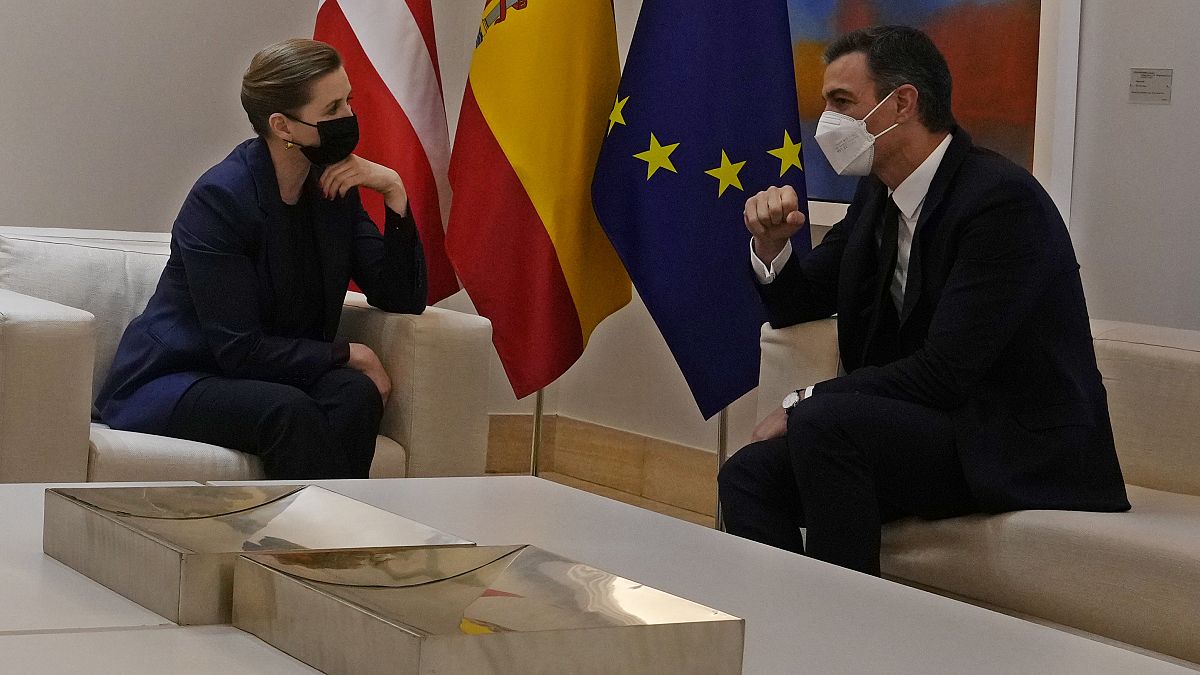 İspanya Başbakanı Pedro Sanchez, Danimarkalı mevkidaşı Mette Frederiksen'le Madrid'de bir araya geldi