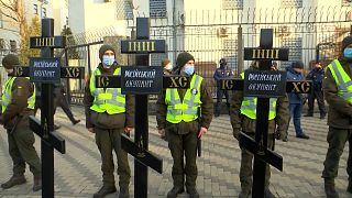 تصاویری از تظاهرات مقابل سفارت روسیه در کی‌یف