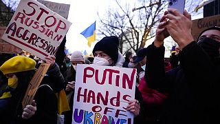 Manifestation en soutien à l'Ukraine près de l'ambassade de Russie à Berlin, le 22 février 2022, Allemagne