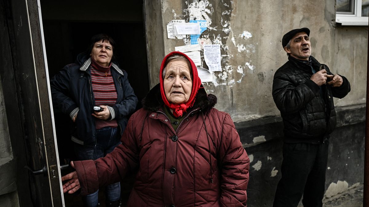 Sınır hattındaki Ukraynalılar bombardıman korkusu altında yaşıyor 
