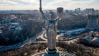 منظر للنصب التذكاري للوطن الأم في كييف