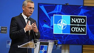 A NATO-főtitkára szerint a szövetség képes megvédeni a tagállamait, Ukrajnába nem küldenek katonákat