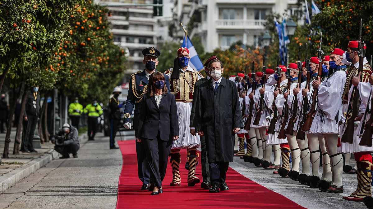 Ο πρόεδρος του Ισράηλ έγινε δεκτός από την Πρόεδρο της Ελληνικής Δημοκρατίας