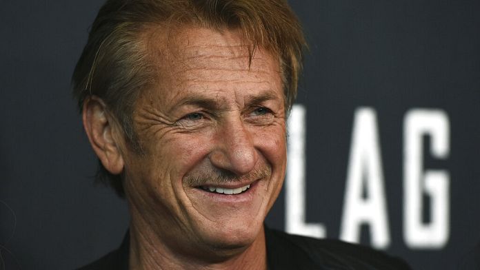 Ator e realizador Sean Penn está na Ucrânia para filmar a invasão russa