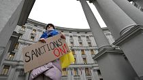 Protesters called for tougher sanctions outside the Ukrainian foreign ministry in Kyiv on February 21, days before the Russian invasion of Ukraine bagan 