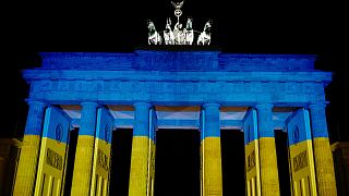 La célèbre Porte de Brandebourg illuminée à Berlin, Allemagne
