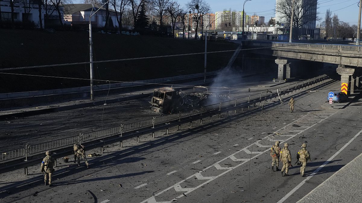 Уличные бои приближаются к центру Киева, 26 февраля 2022 г.