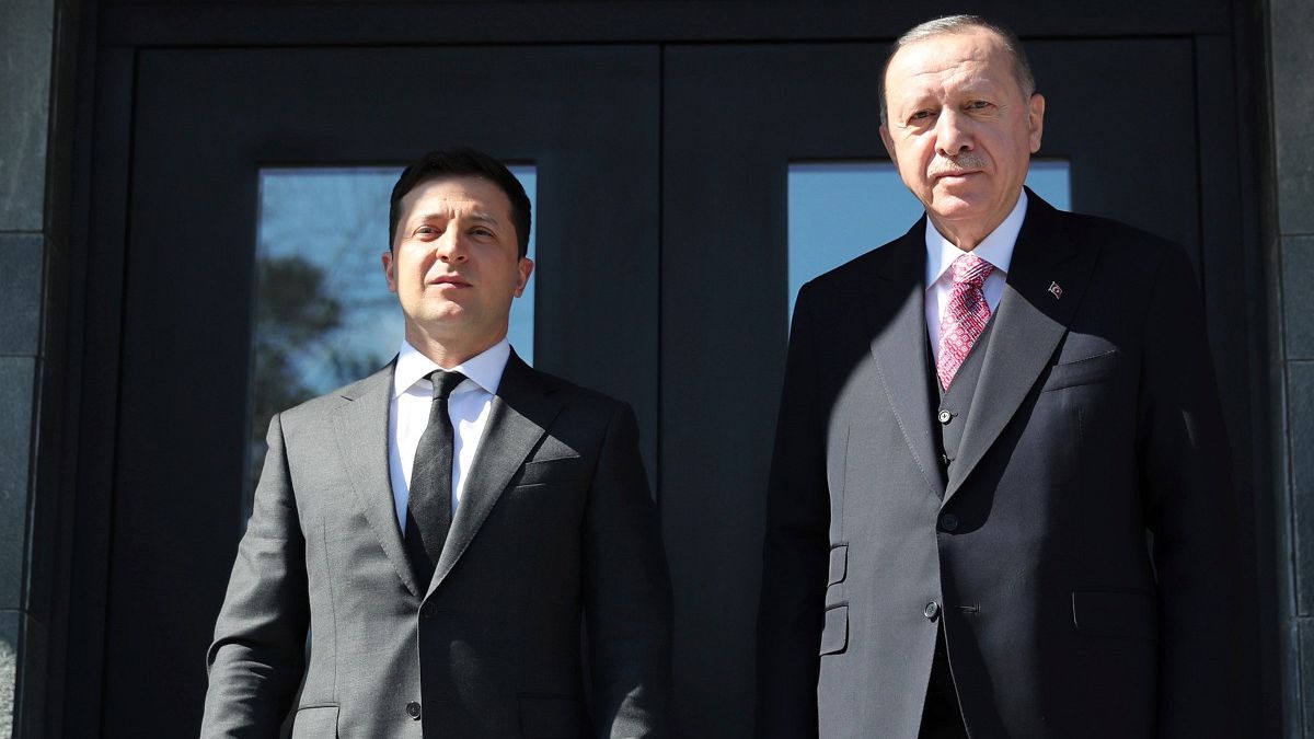 Ukrayna Devlet Başkanı Zelensky, 10 Nisan 2021 tarihinde İstanbul'da Cumhurbaşkanı Erdoğan ile bir araya gelmişti.