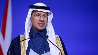 وزير الطاقة السعودي الأمير عبد العزيز بن سلمان يتحدث في غلاسغو ببريطانيا يوم العاشر من نوفمبر تشرين الثاني 2021
