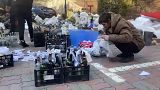 Kiev'de halk Rus güçlerine karşı molotof kokteylleri hazırlıyor