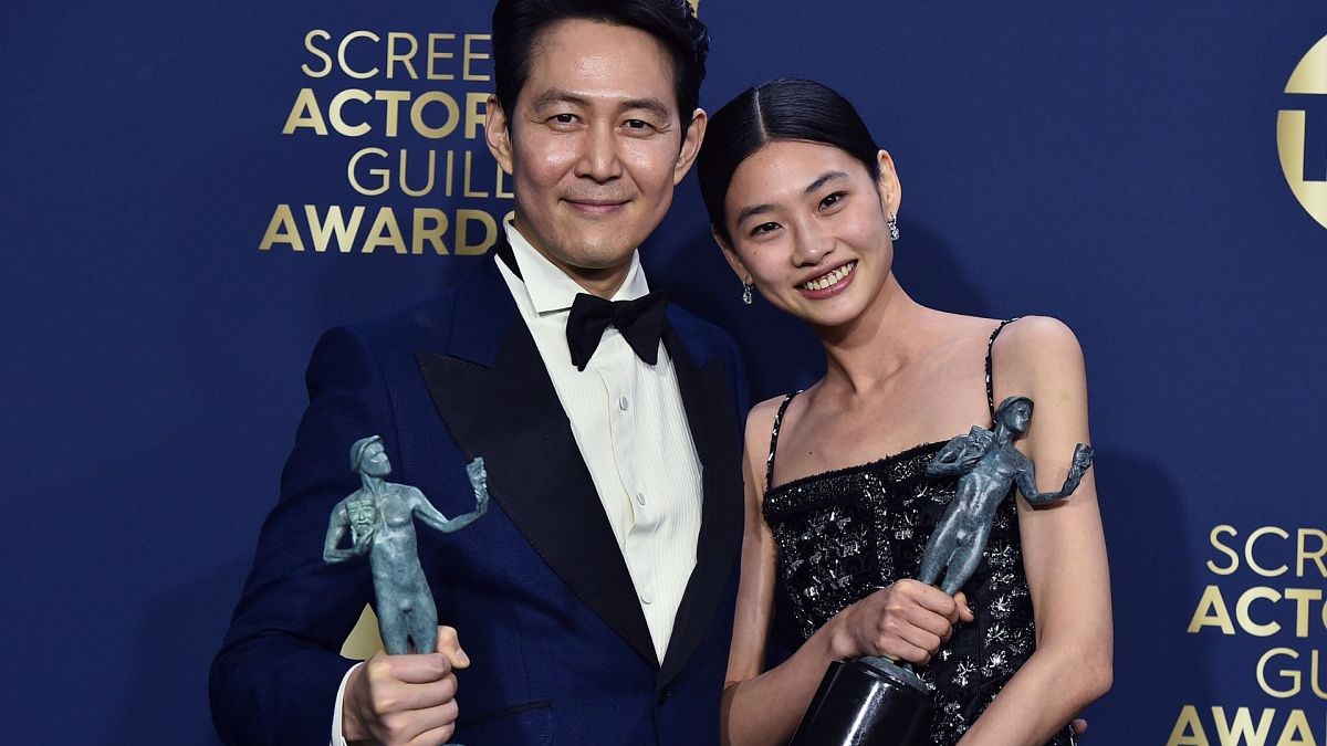 جونگ هو یونگ و لی جونگ جائه برنده جوایز بهترین بازیگران برای سریال اسکوئید گیم