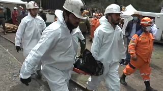 Rescatan un cuerpo de las víctimas de la tragedia en la mina de 'La Chapa' en Colombia