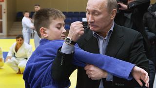 Владимир Путин на тренировке юных дзюдоистов