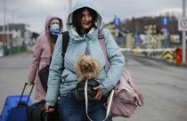 تصاویری از زنان و کودکان آواره اوکراینی در هوای منجمد در مرز لهستان