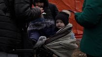 Fleeing Ukrainians continue to arrive in Romania