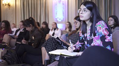 'Cam tavanı' aşmak isteyen kadınlara liderlik eğitimi