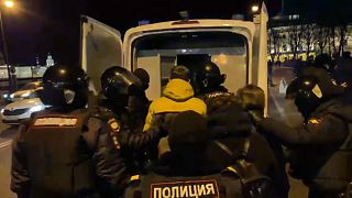 Decenas de detenidos en San petersburgo en las protestas contra la guerra