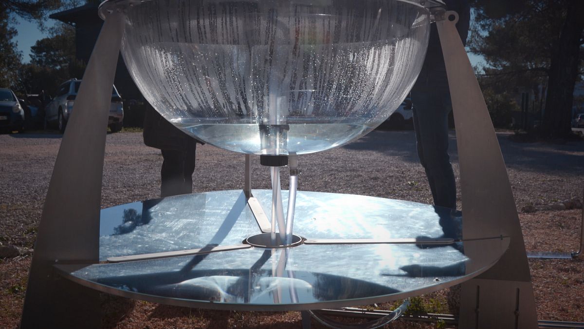 Sistema de esferas baseado na energia solar gera água potável de forma autónoma