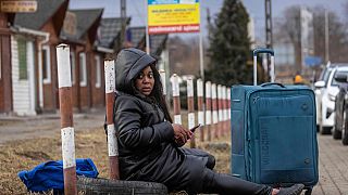Ukrayna'da mahsur kalan bir siyahi kadın