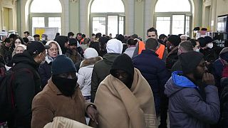 Ukrayna'dan ayrılanlar Polonya sınırındaki tren istasyonuna ulaştı