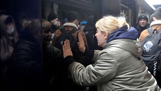 Krieg in der Ukraine: Überfüllte Bahnhöfe, überfüllte Züge