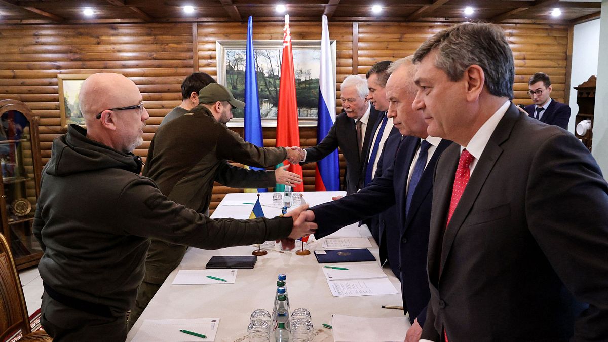 Les délégations ukrainienne et russes, au lancement du second round de négociation dans la région de Brest au Bélarus
