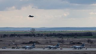 Amerikai vadászrepülők egy román légi bázison 2022. február 24-én