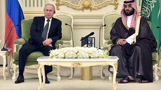 ولي العهد السعودي الأمير محمد بن سلمان خلال اجتماع مع الرئيس الروسي فلاديمير بوتين في الرياض