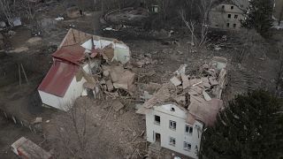 Разрушенный Дом культуры в Бышеве, селе в 40 километрах от Киева, после ночного авианалета