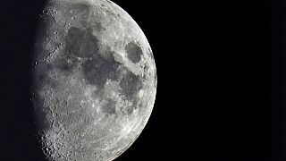 Ay'a çarparak krater oluşturacak uzay çöpü ile ilgili ne biliyoruz?