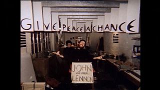 “Give Peace a Chance” di John Lennon inno per la pace in Ucraina
