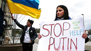 Stop Putyin! - ez a leggyakoribb szlogen a békét követelő tüntetéseken szerte a vilgágon