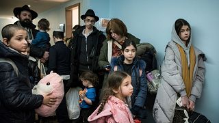 أطفال أوكرانيون يهود وصلوا برلين من مأى أيتام في كييف