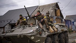 Soldati ucraini alla periferia di Kiev