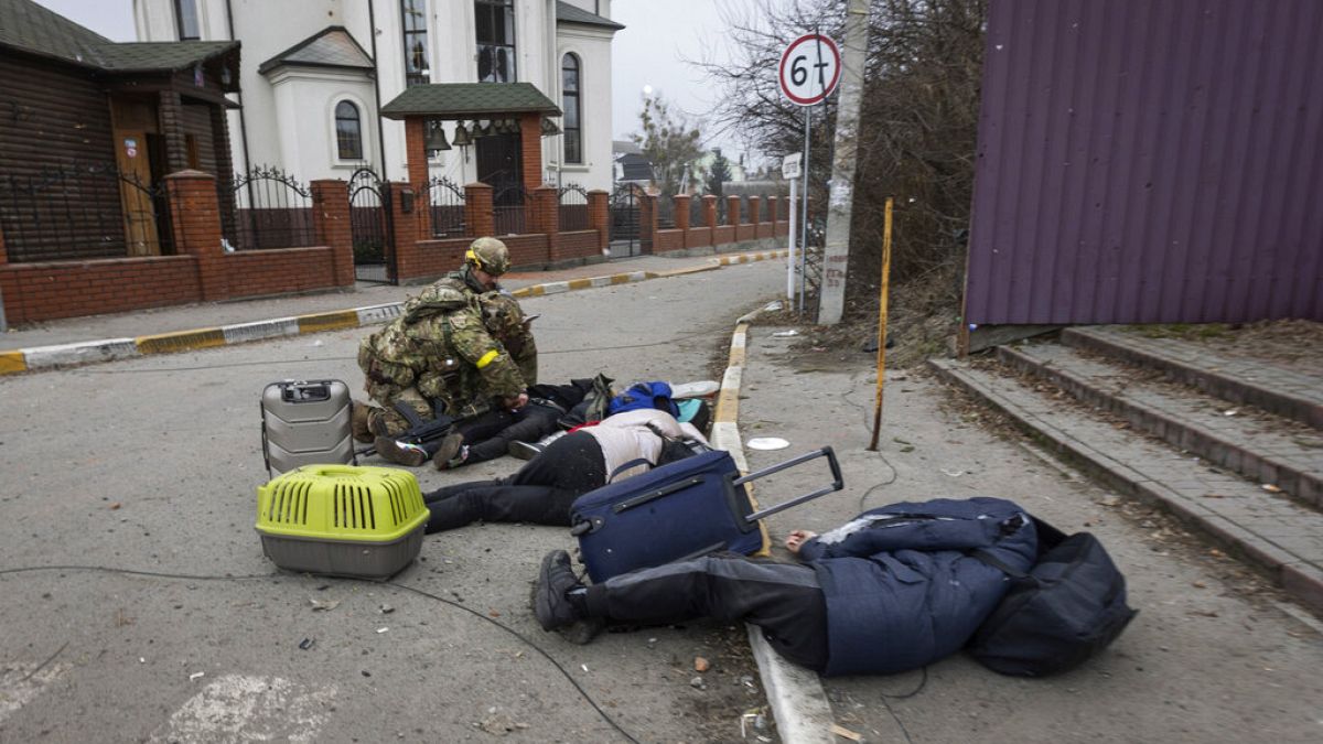 Die ukrainische Stadt Irpin unter Beschuss: Eine Familie kam bei dem Versuch zu fliehen ums Leben.