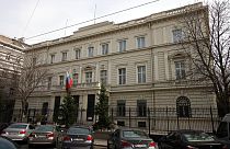 Farbbeutel-Angriff auf die russische Botschaft in Wien.