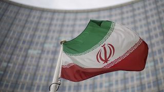 پرچم ایران روبروی آژانس بین‌المللی انرژی اتمی