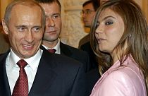 Η φερόμενη ως σύντροφος του Βλαντίμιρ Πούτιν, Αλίνα Καμπάεβα σε σπάνιο στιγμιότυπο με τον Ρώσο πρόεδρο