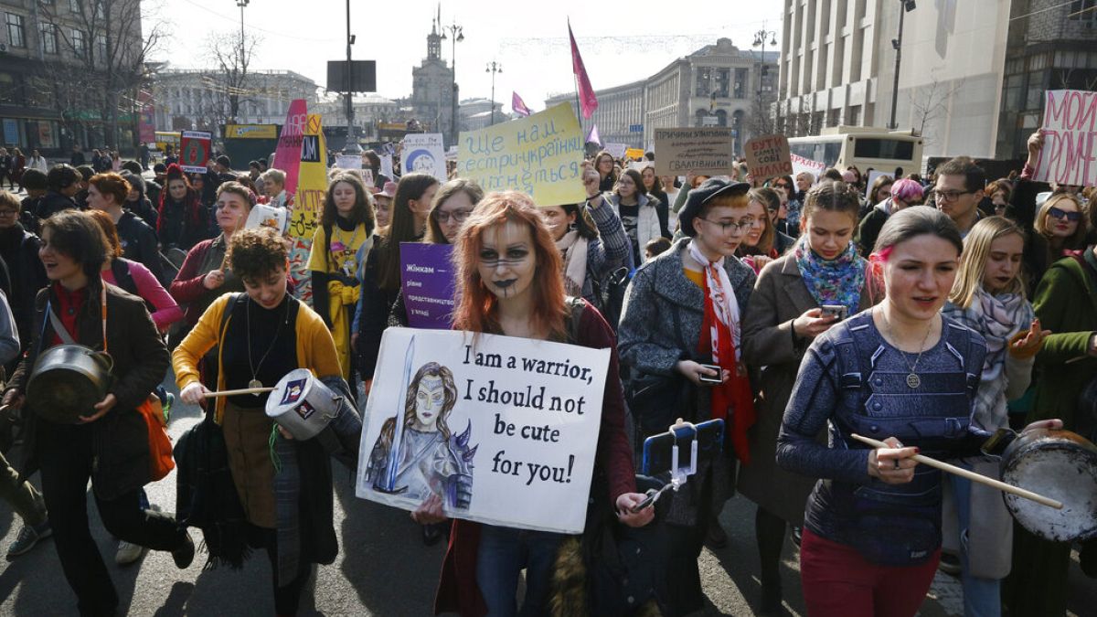 مسيرة بمناسبة اليوم العالمي للمرأة في كييف، أوكرانيا، الجمعة 8 مارس 2019. 