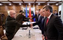 Termina con "pequeños avances sobre los corredores humanitarios" la tercera negociación Kiev-Moscú
