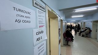 Aşı sağlığı merkezlerinde uygulanmaya başlayan Turkovac aşısı