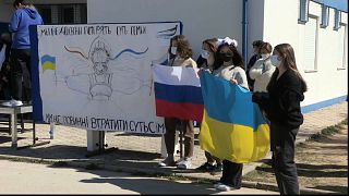 Alunos do Agrupamento de Escolas Albufeira Poente em manifestação pela paz na Ucrânia