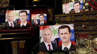 Rusya'nın binlerce askerinin bulunduğu Suriye'de reklam panolarına "Zafer Rusya'nın" pankartları asıldı