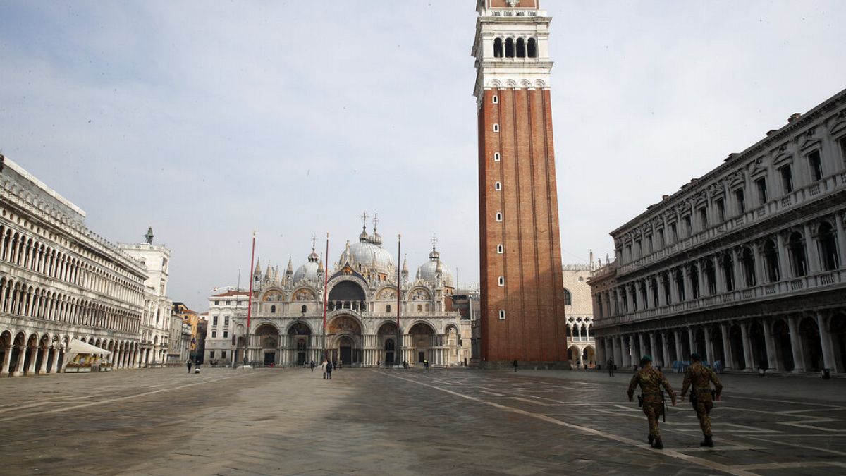 Symbolbild: Leere Markusplatz in Venedig